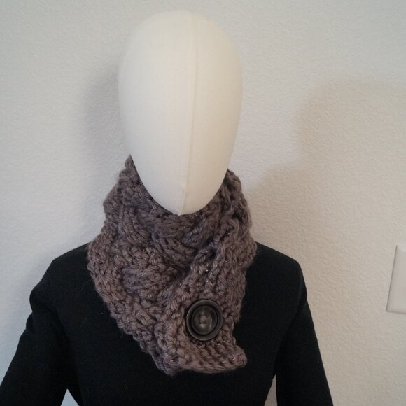 New - Chunky Braided Scarf in Mixed Gray Yarn with Silver Sparkle - Picture 1 of 4